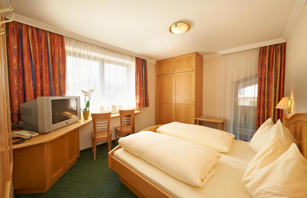 Pension Ebnerwirt Eben Im Pongau Room photo